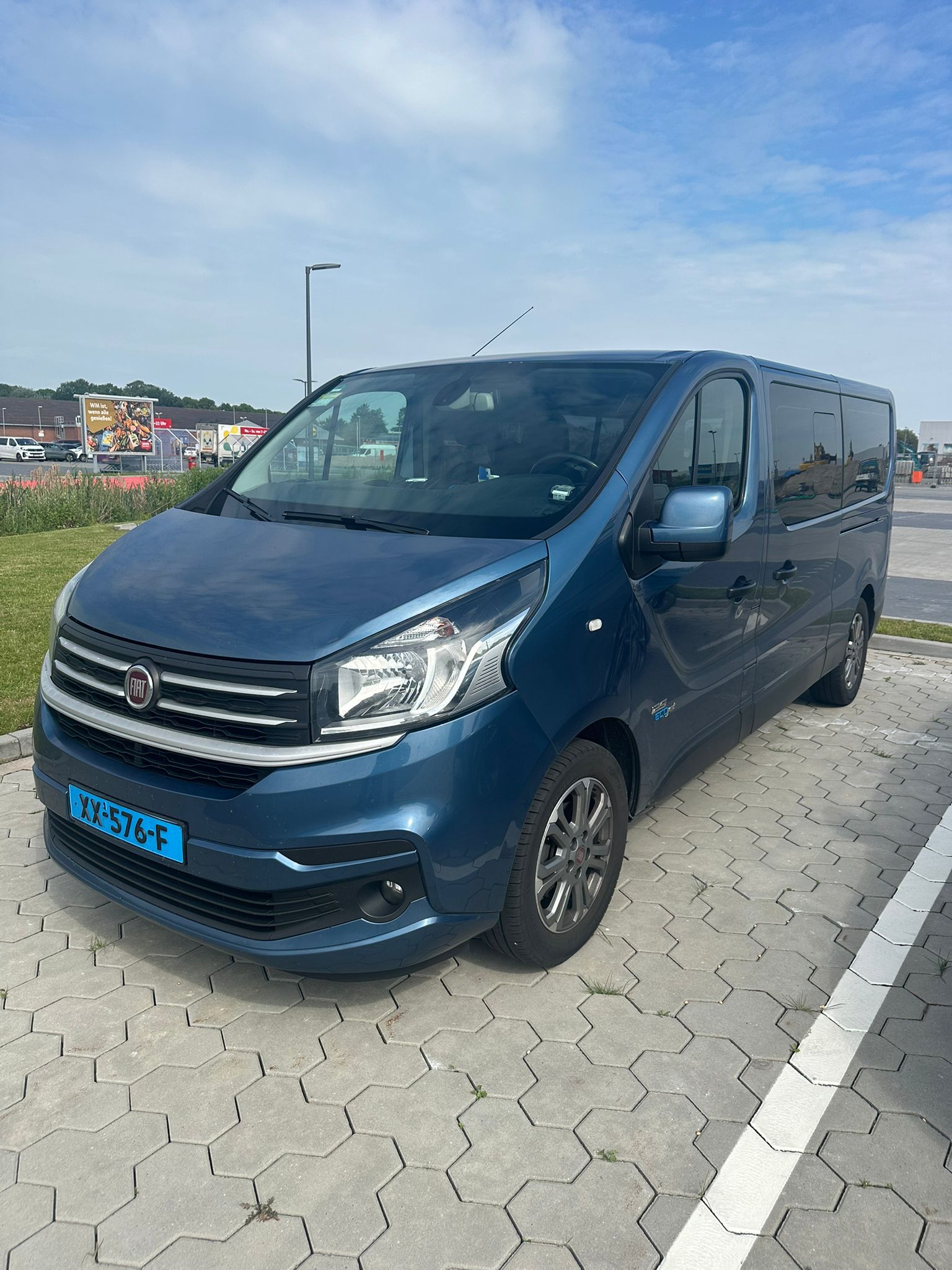 Kaihan Taxi personenbus voor groepsvervoer