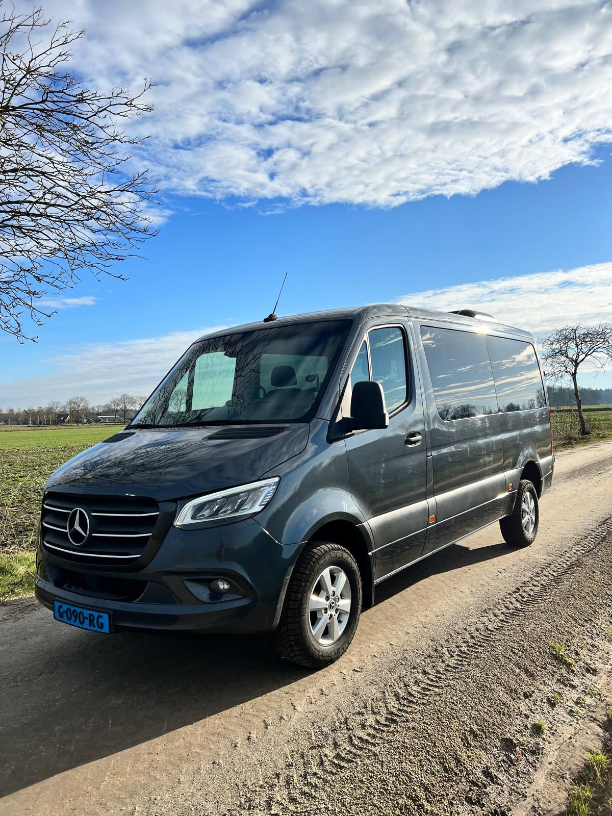 Kaihan Taxi Mercedes bus voor groepsvervoer